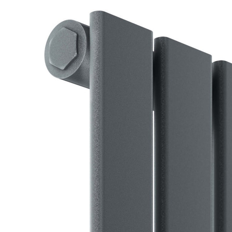 Bravo Horizontal Single Radiator
Anthracite Close-up
